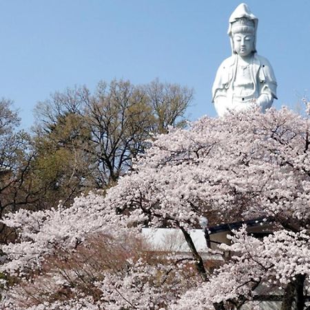 Toyoko Inn Takasaki Eki Nishi Guchi No 2 Exteriör bild