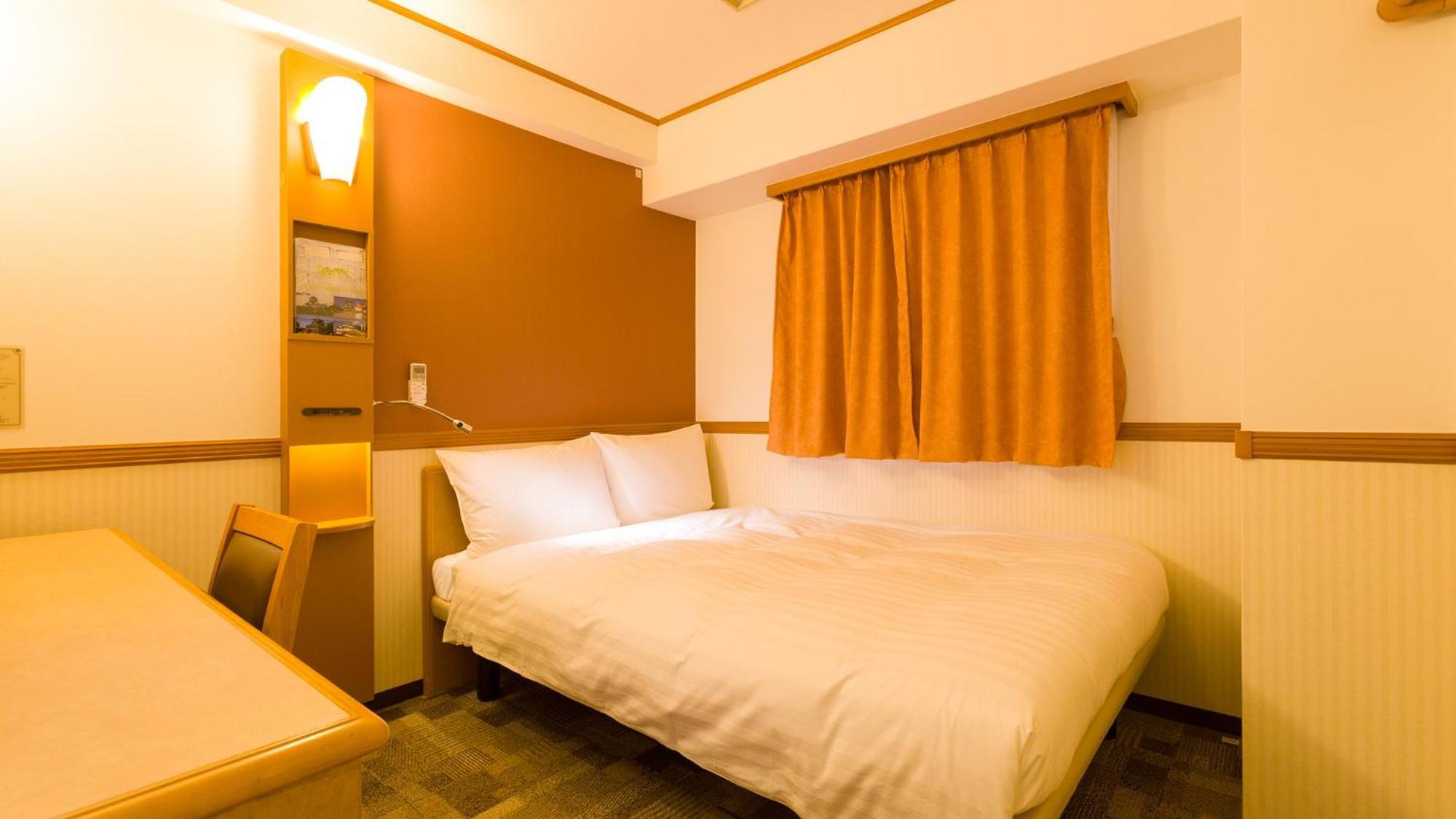 Toyoko Inn Takasaki Eki Nishi Guchi No 2 Rum bild