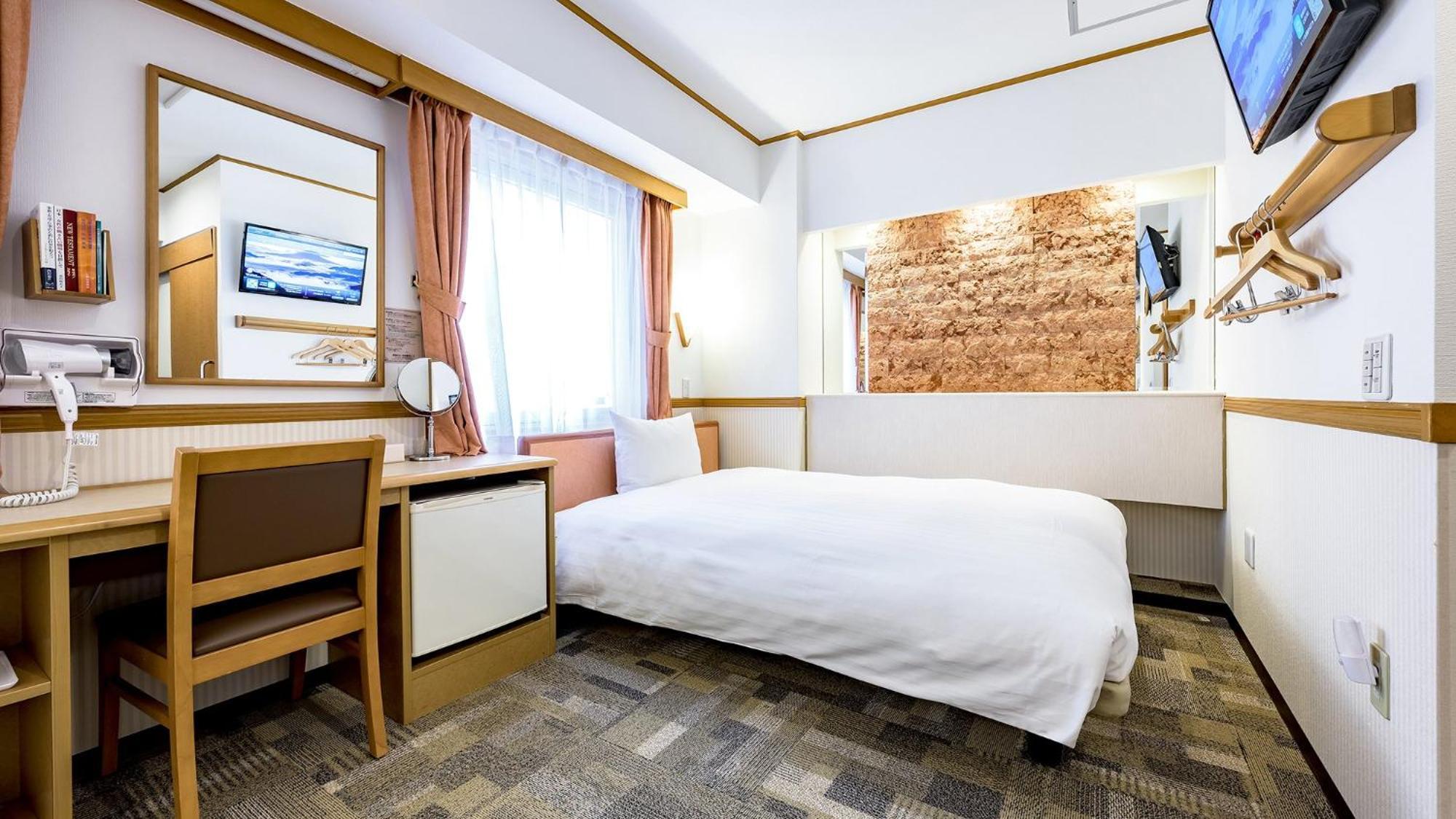 Toyoko Inn Takasaki Eki Nishi Guchi No 2 Rum bild