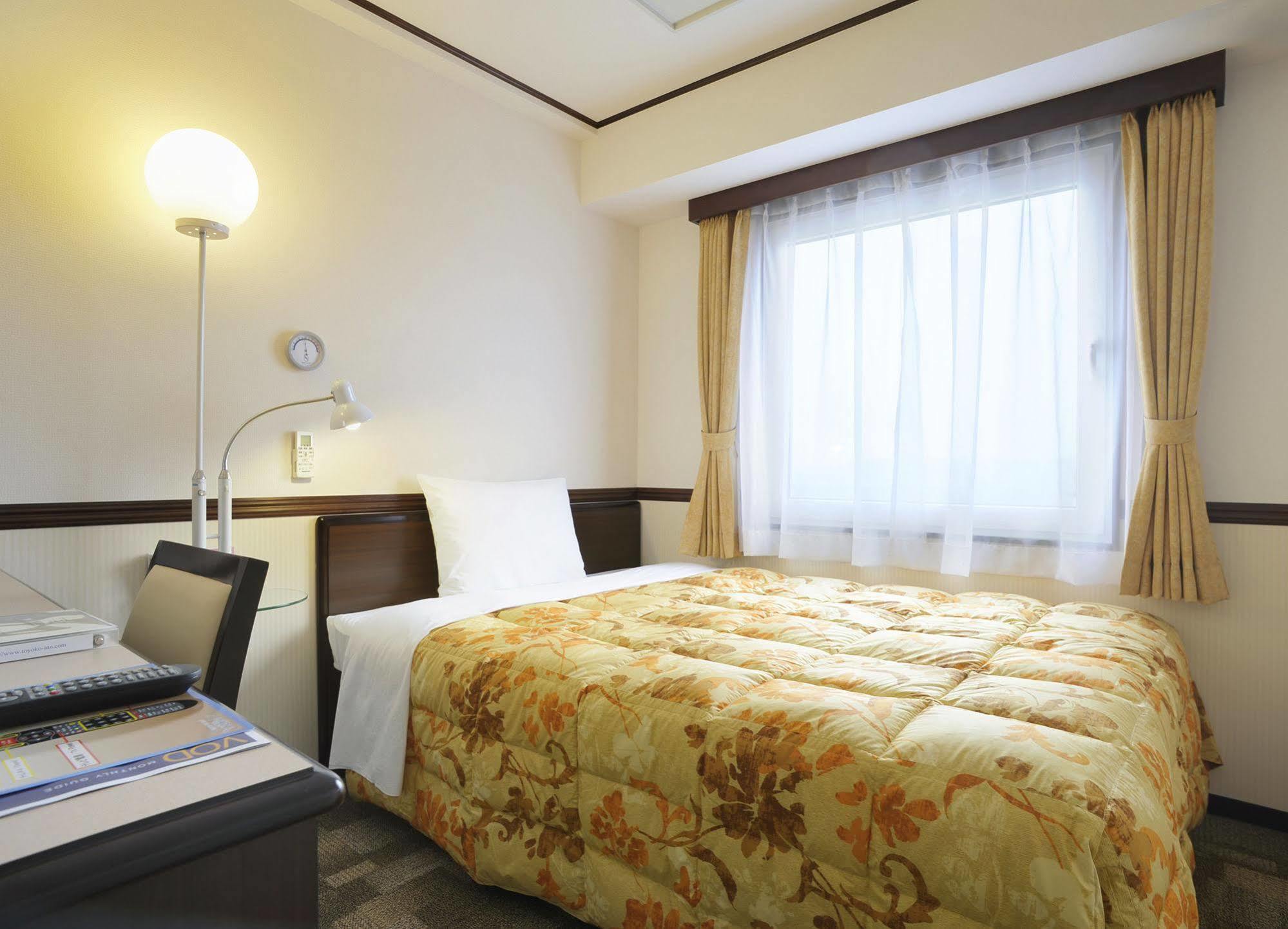 Toyoko Inn Takasaki Eki Nishi Guchi No 2 Exteriör bild